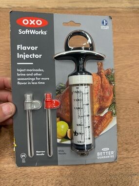 Oxo SoftWorks Black and White Flavor Injector with Stainless Detail